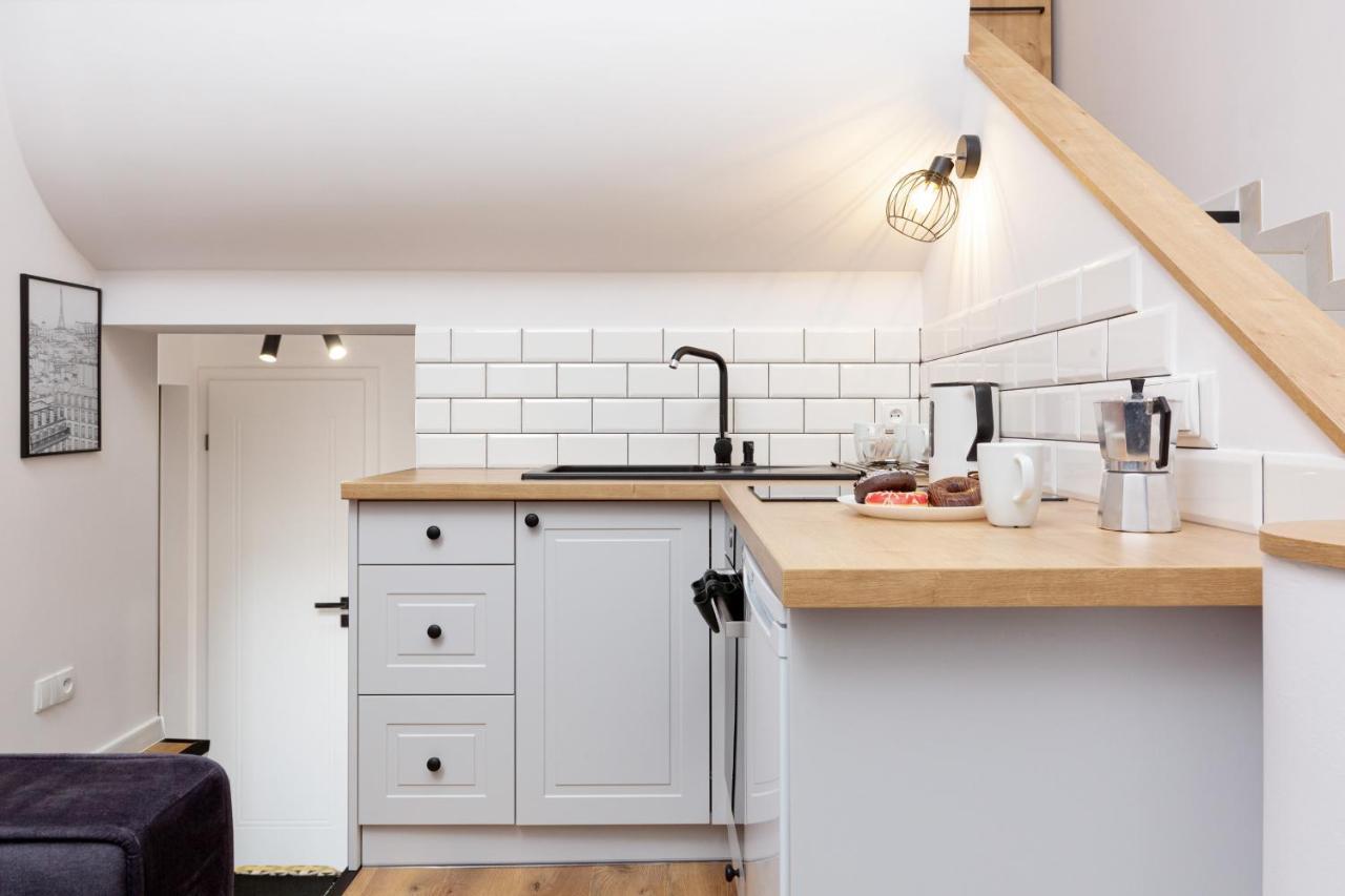 Butas Center Mezzanine Chmielna By Renters *