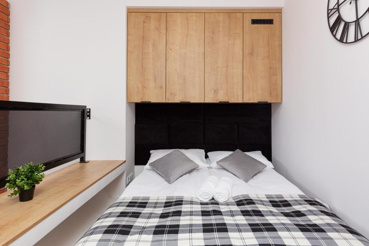 Butas Center Mezzanine Chmielna By Renters