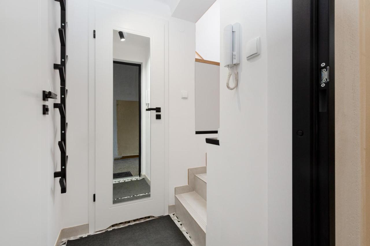 Center Mezzanine Chmielna By Renters Warsaw